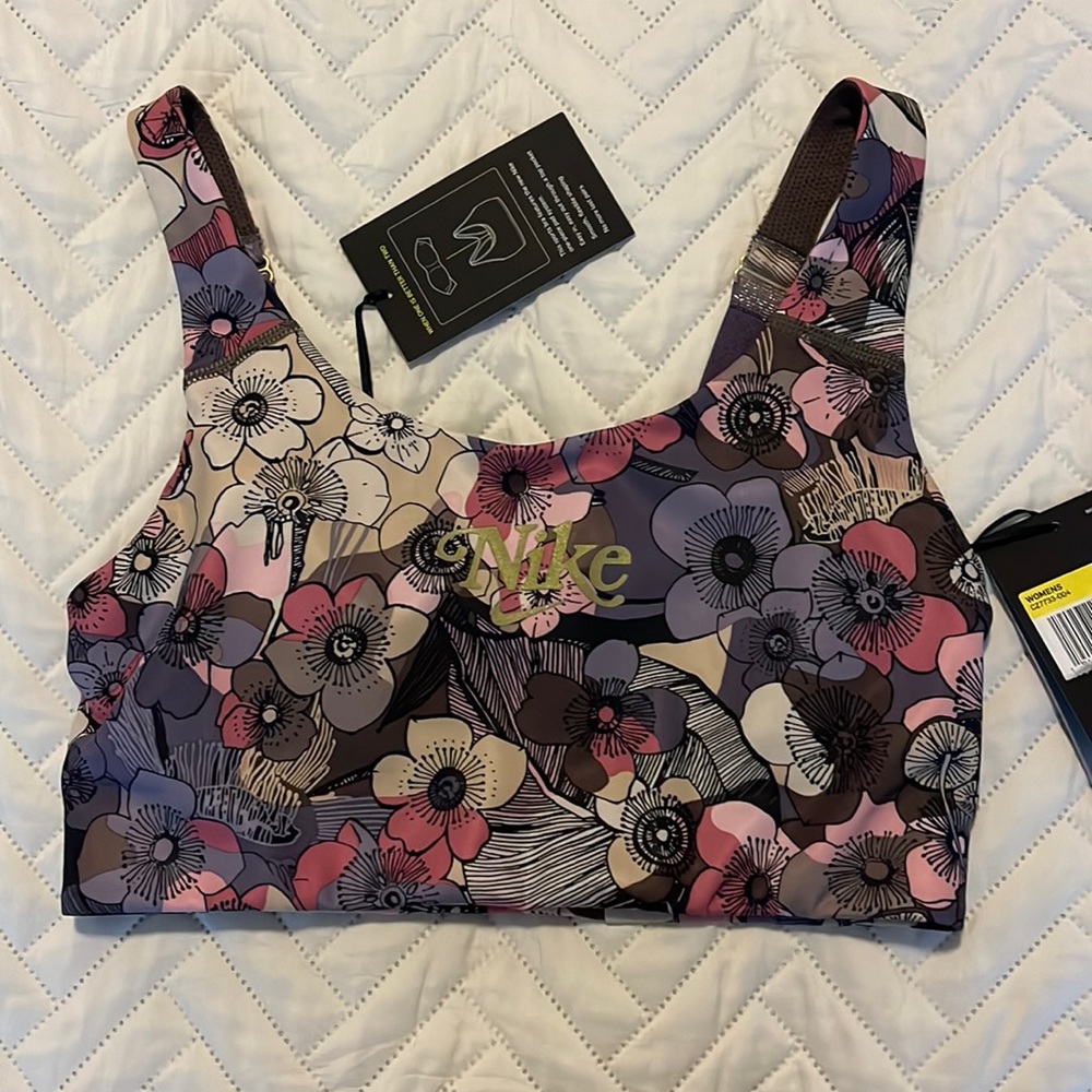 NWT Nike Sports Bra